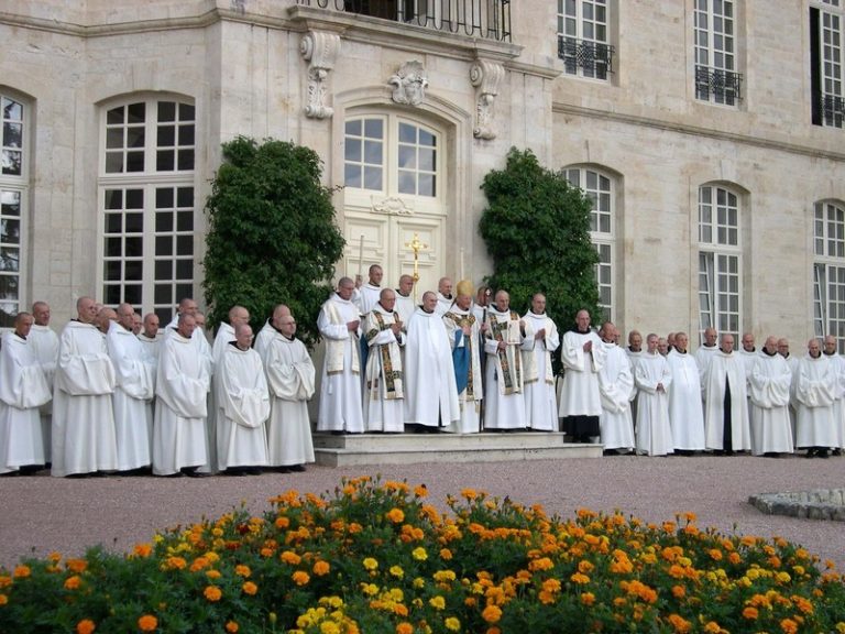 http://192.168.1.201/clairval/images/historique/communaute2_big.jpg